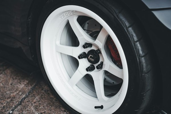 Les systèmes d'échappement spécifiques aux différents types de moto